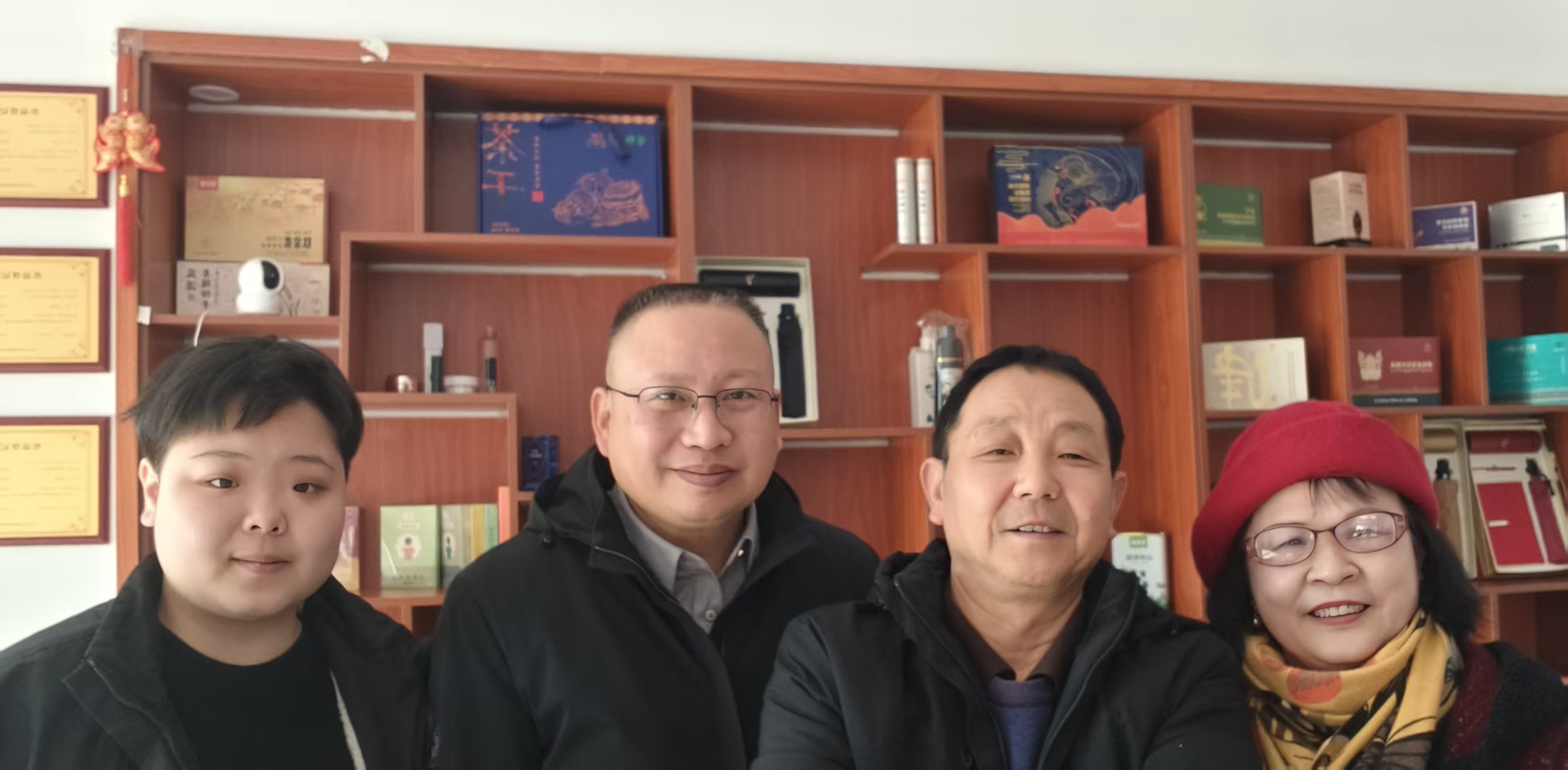 ABUIABACGAAguLDsygYorNGXigcwrRQ4-wk